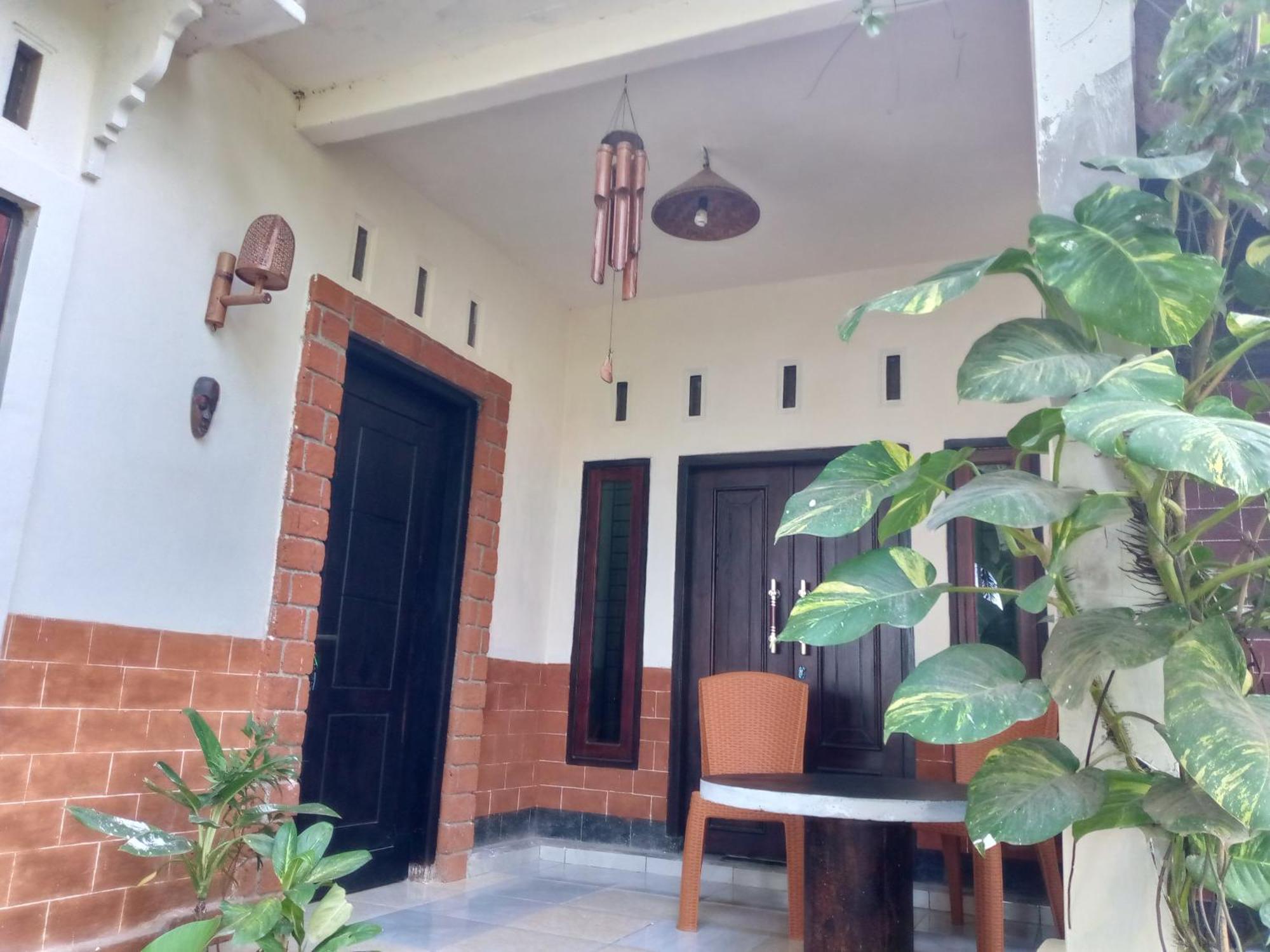 Syaqila Homestay Lombok Тетебату Экстерьер фото